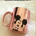 Caneca rose gold com o desenho do Mickey